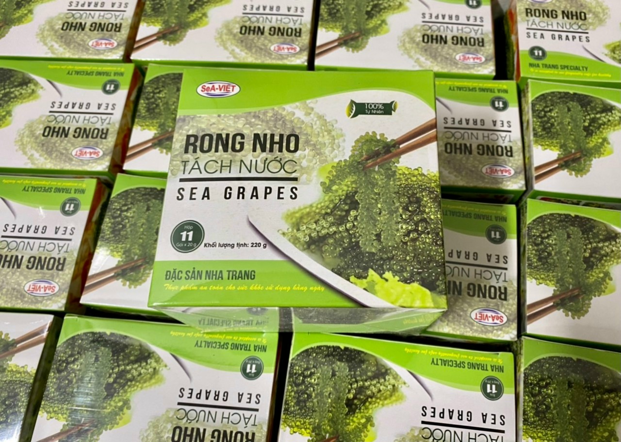 Rong nho tách nước