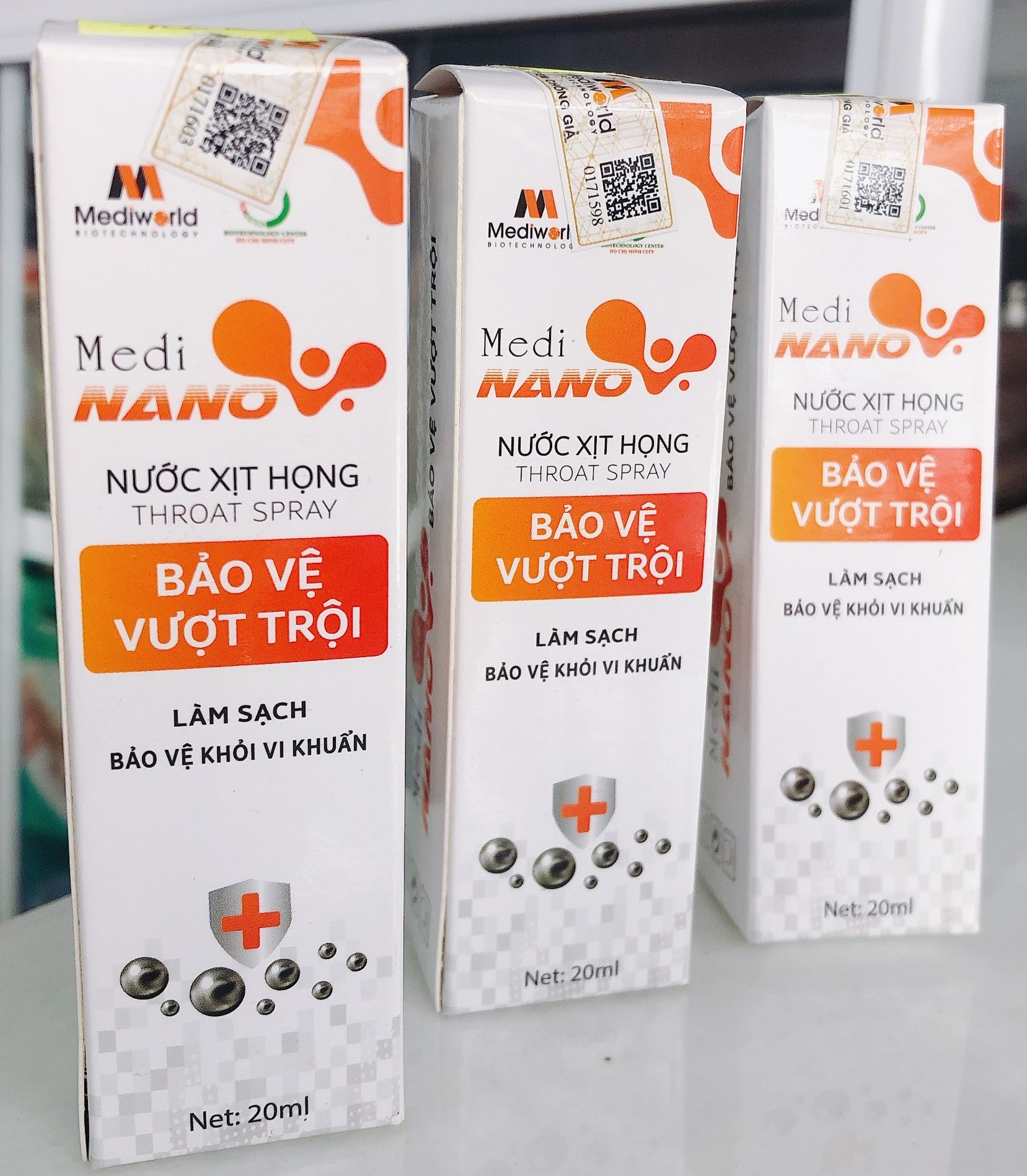 Nước xịt họng MediNano